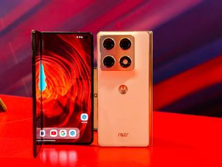 thumbnail - Motorola Razr Fold