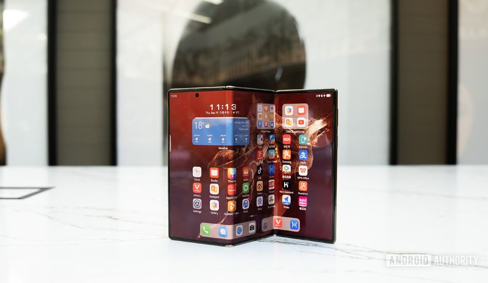 HUAWEI Mate XT & Samsung Galaxy G Fold