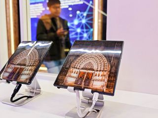 thumbnail - Samsung TriFold